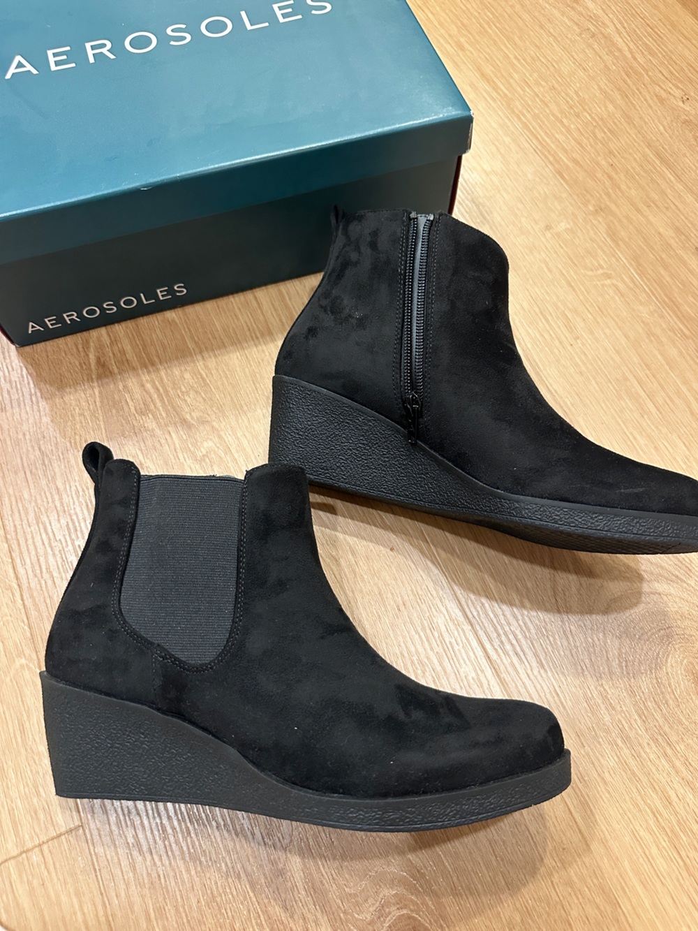 NIB Aerosoles Black suede ankle boots